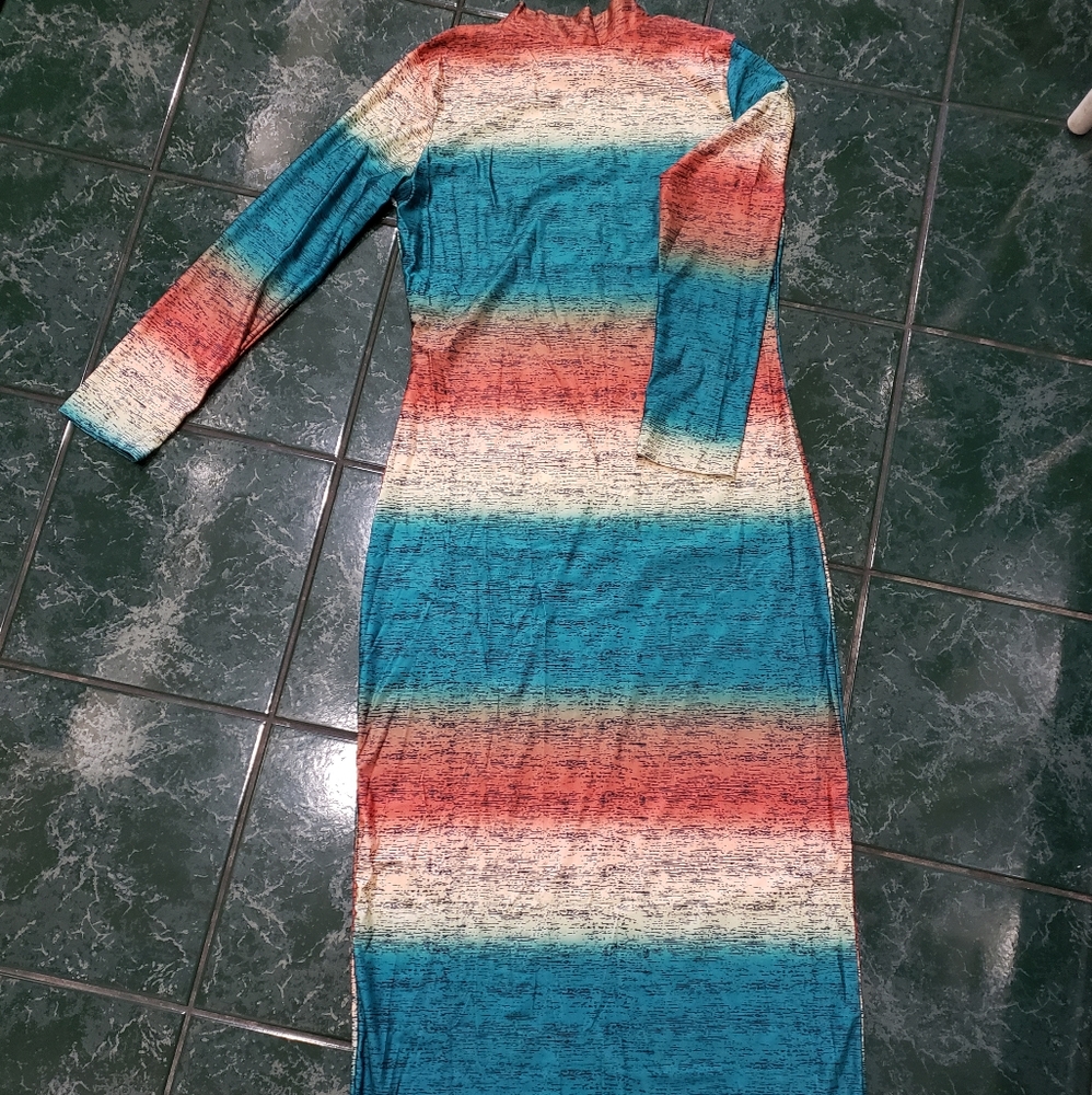 Long women's dress (New without tags)